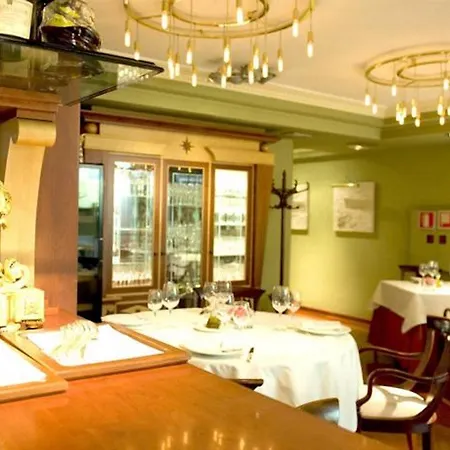 Apartahotel Apartaments-hotel Hispanos 7 Suiza 4*