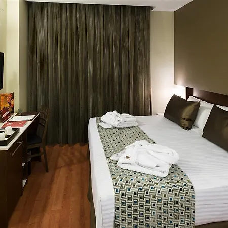 Hotel Catalonia Born 4*