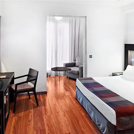Catalonia Port Hotel