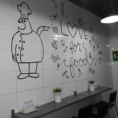 Diagonal House Hostel *
