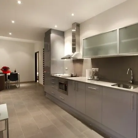 Chi Hotel 3*