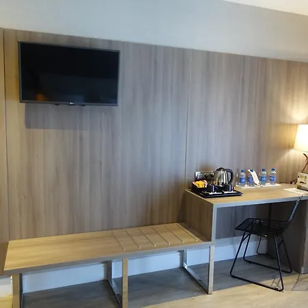 Oasis Hotel Barcelona