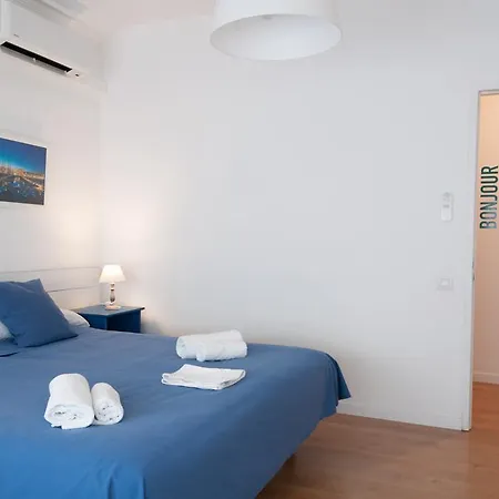 Blue 2* Barcelona