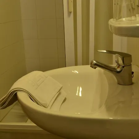 Residencia Salesiana Marti-codolar Барселона