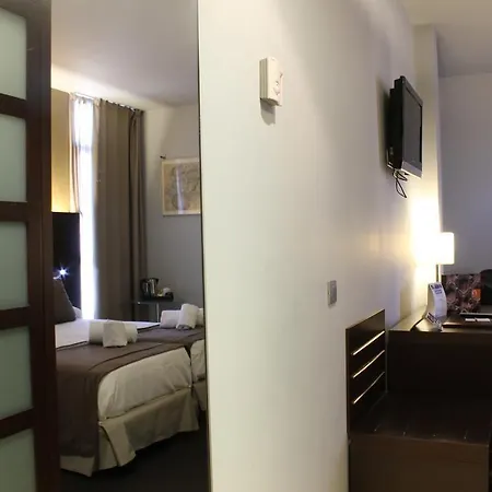 ホテル マダニス 4*