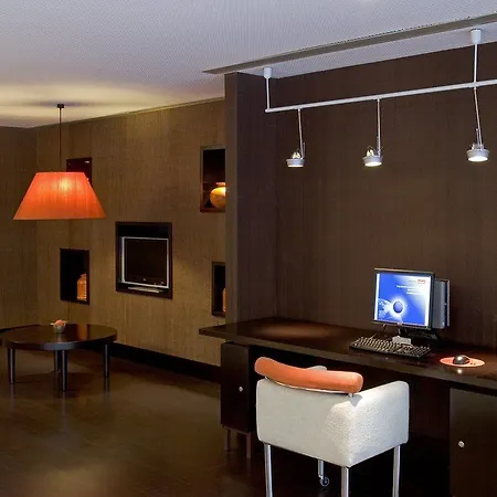 Отель Nh Sants 4*