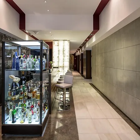 Catalonia Port Hotel