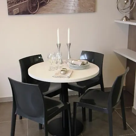 Pierre & Sants דירה *
