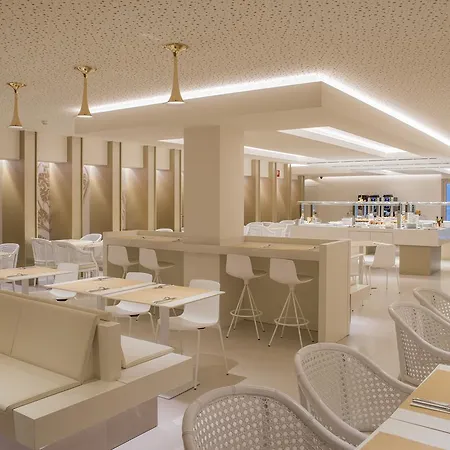 Lleó Hotel 3*