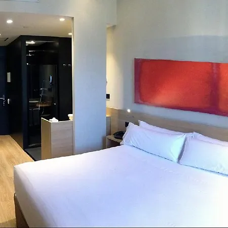 巴塞罗那安比特酒店 酒店 4*