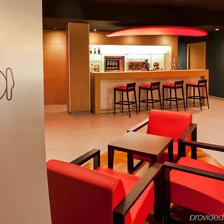 Ibis Centro 2*