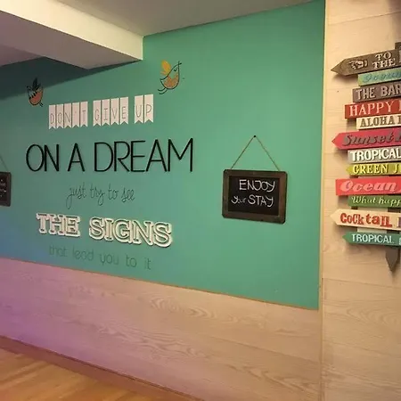 Sun & Moon Hostel Barcelona
