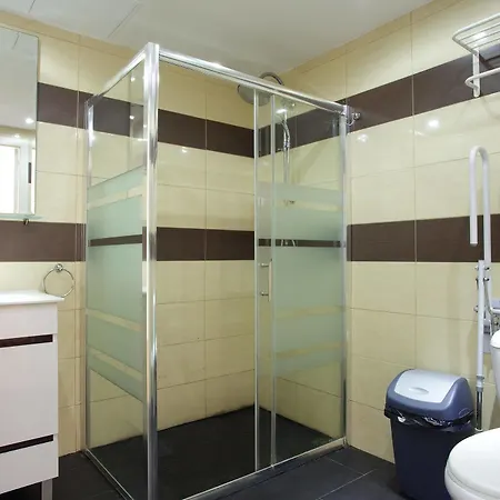 Casp House בית הארחה
