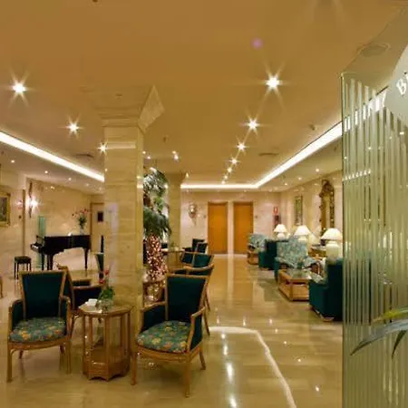 Lleó Hotel