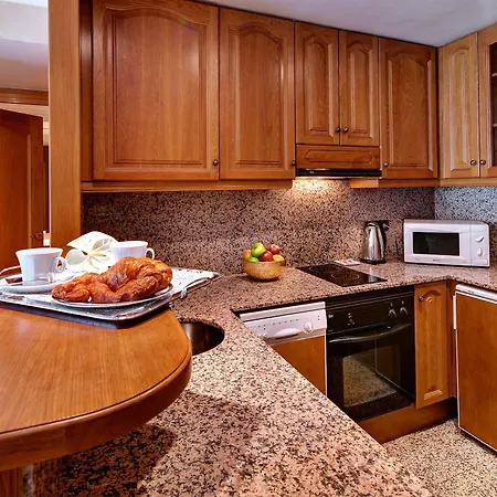 Apartahotel Apartaments-hotel Hispanos 7 Suiza 4*