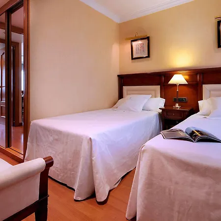 Apartahotel Apartaments-hotel Hispanos 7 Suiza 4*