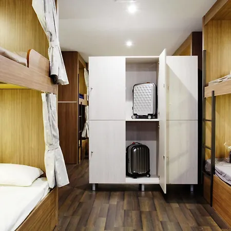 Albergue & Sagrada Familia