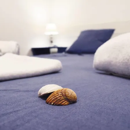 Bed & Breakfast Blue