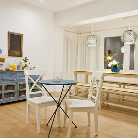 Blue Bed & Breakfast 2*