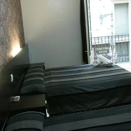 Hostel Sun & Moon *