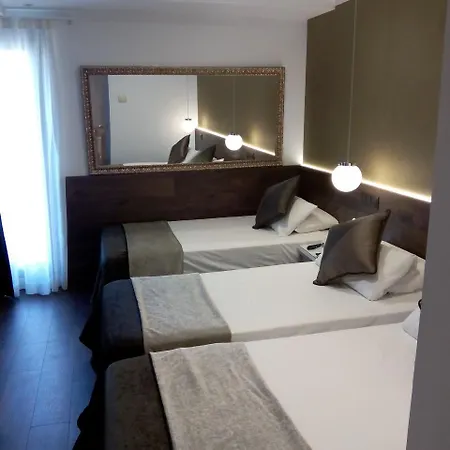 Moderno Hotel 3*