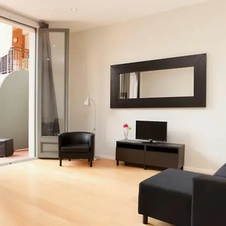 Modern Quiet Flat With A Large Balcony Lägenhet *