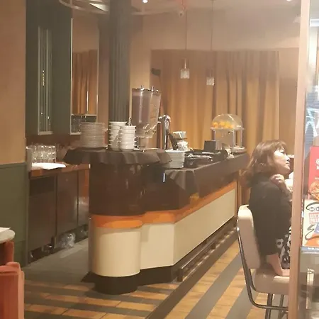 Adagio Hotel 2*
