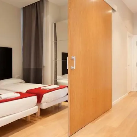 Modern Quiet Flat With A Large Balcony Lägenhet *