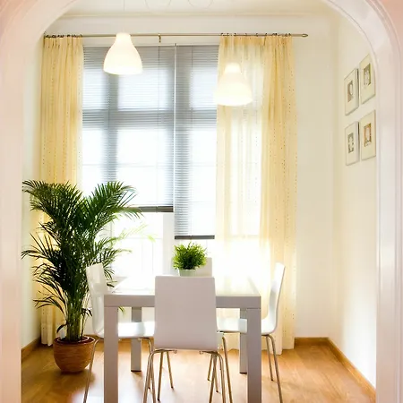 Feelathome Gran Via Apartment Barcelona