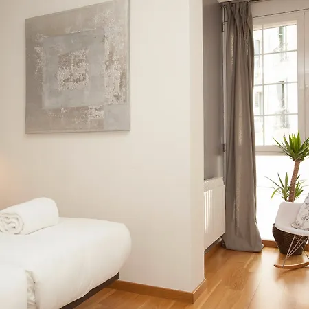 Rent Aparments Diagonal-aribau Daire