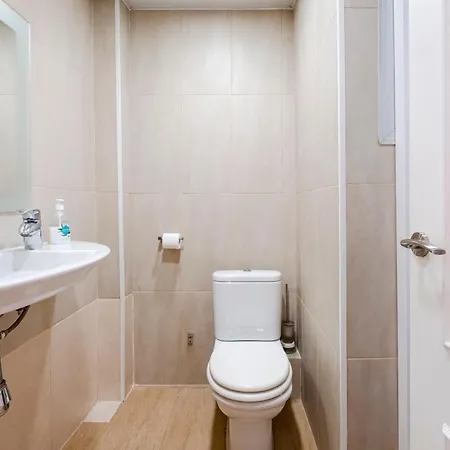 Three Bedroom In Sants Barcelone