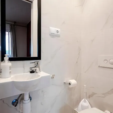 Appartement Three Bedroom In Sants