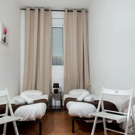 Sagrada Familia Apartment *