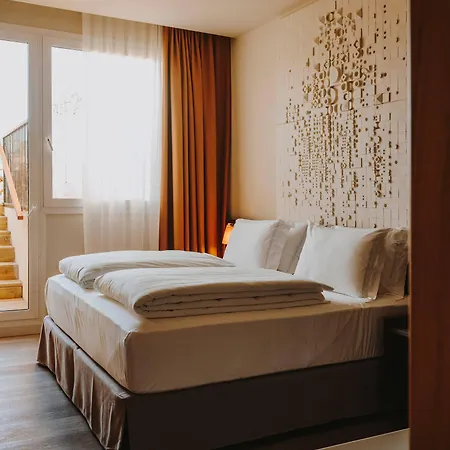 Hotel Condestable 2*