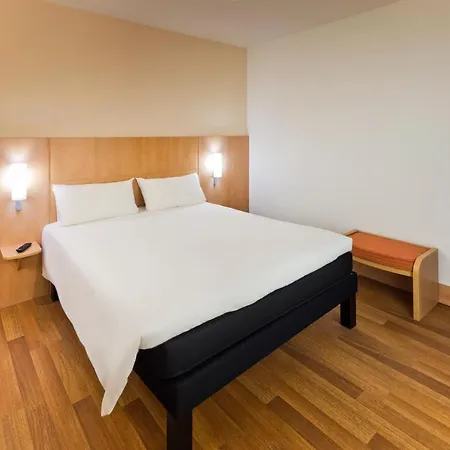 Ibis Centro Отель Барселона