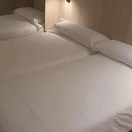 オスタル コンデ グエル