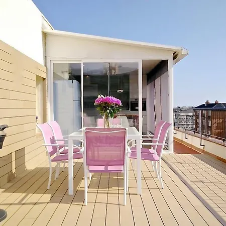 Apartment Bizflats Batik Penthouse Pedralbes *